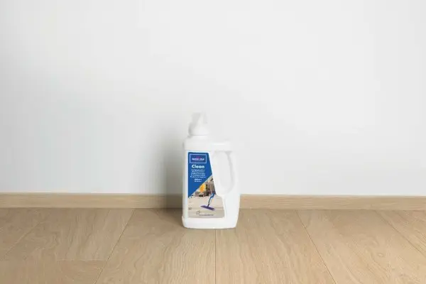 Чистящее средство для ламината Clean (2,5 л)